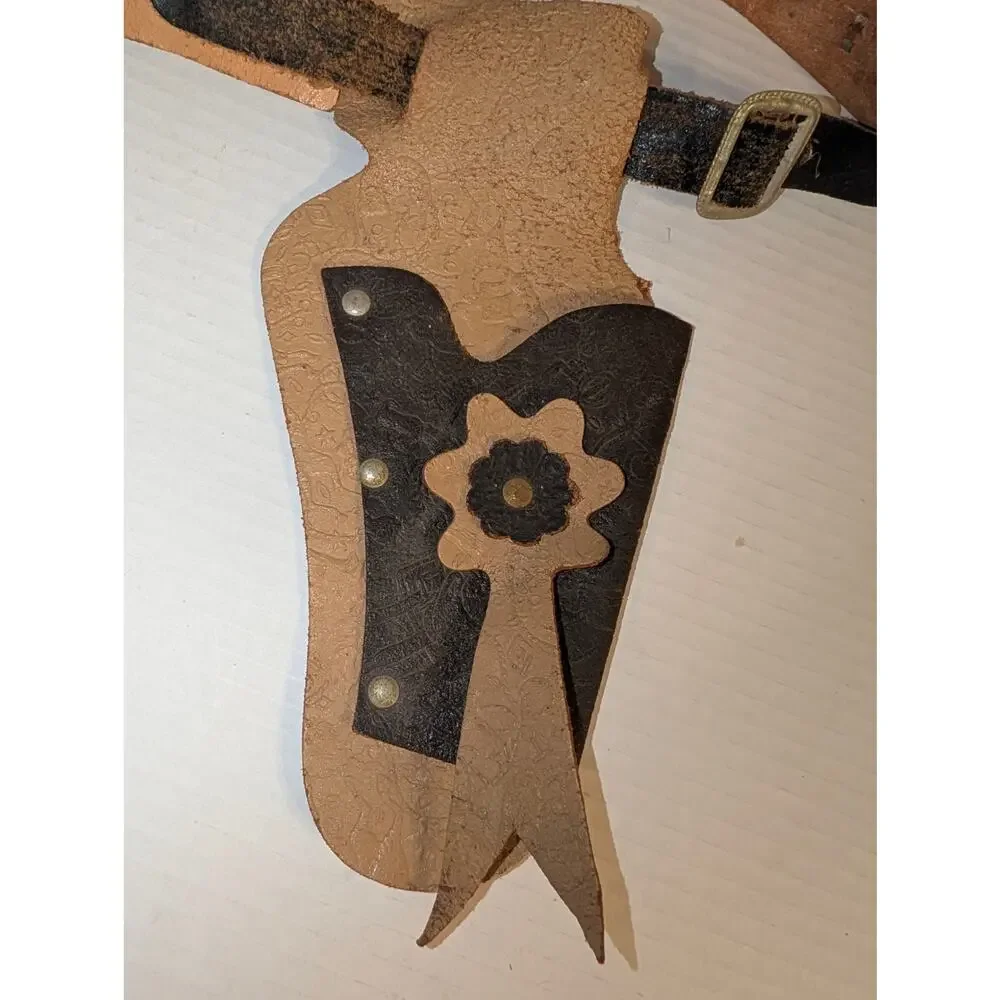 Vintage 1950s Kids Western Cowboy Toy Cap Gun Pistol Holster & Belt